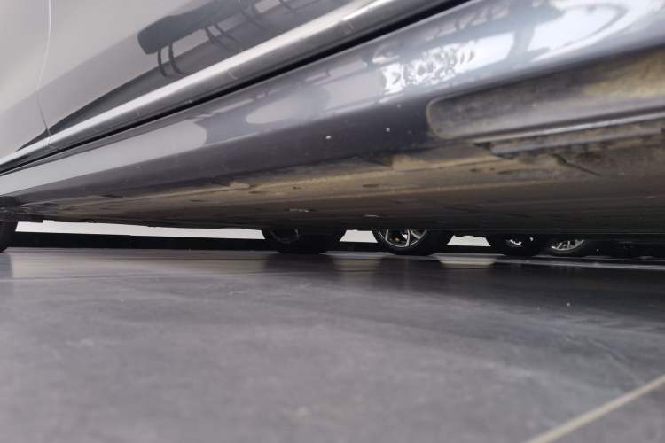 Used Hima Stelato S9 2024 All-Electric Ultra Four-Wheel-Drive Flagship Edition Right Side Sill