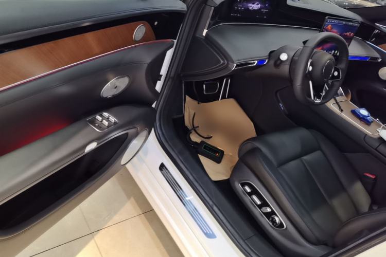 Used Hima Stelato S9 2024 All-Electric Ultra Four-Wheel-Drive Flagship Edition Driver Seat