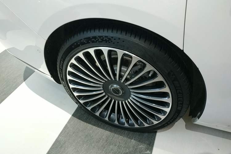 Used Hima Stelato S9 2024 All-Electric Ultra Four-Wheel-Drive Flagship Edition Exterior 2