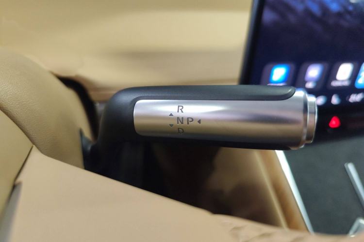 Used Hima Stelato S9 2024 All-Electric Ultra Four-Wheel-Drive Flagship Edition Gear Lever