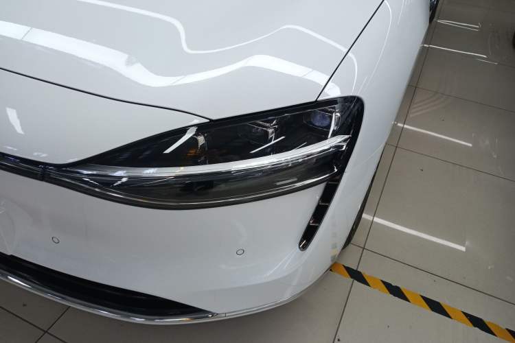 Used Hima Stelato S9 2024 All-Electric Ultra Four-Wheel-Drive Flagship Edition Left Front Headlight