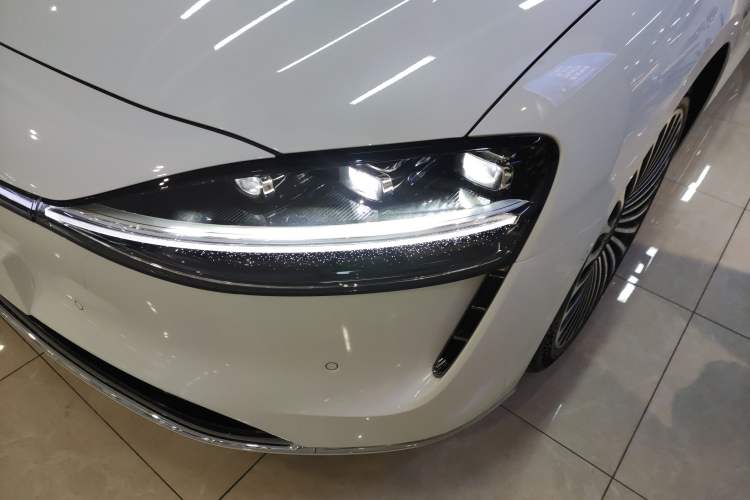 Used Hima Stelato S9 2024 All-Electric Ultra Four-Wheel-Drive Flagship Edition Left Front Headlight