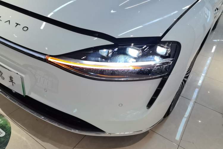 Used Hima Stelato S9 2024 All-Electric Ultra Four-Wheel-Drive Flagship Edition Left Front Headlight
