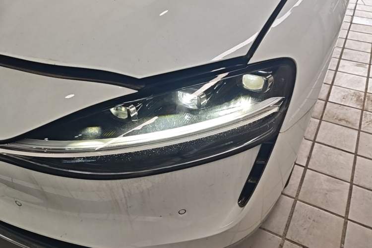 Used Hima Stelato S9 2024 All-Electric Max Rear-Drive Long-Range Version Left Front Headlight