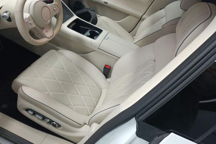 Used Hima Stelato S9 2024 All-Electric Ultra Four-Wheel-Drive Flagship Edition Left Front Seat