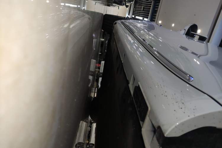 Used Hima Stelato S9 2024 All-Electric Ultra Four-Wheel-Drive Flagship Edition Left Side Sill