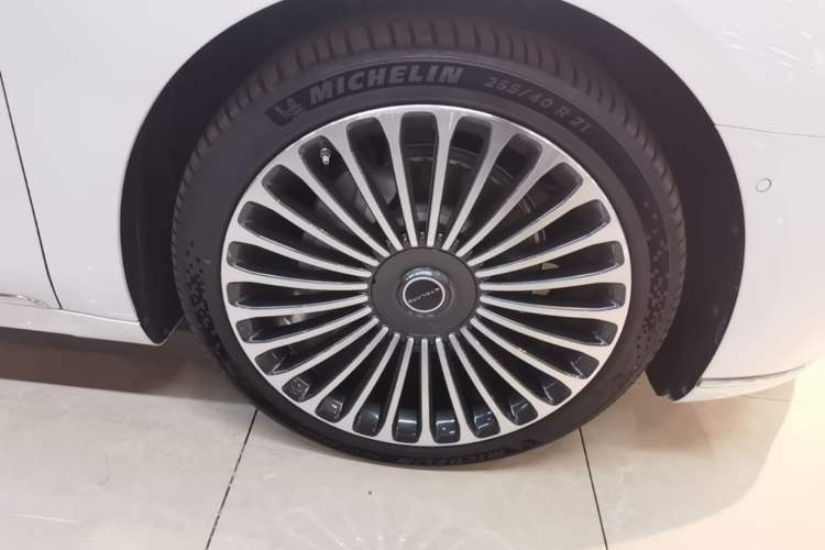 Used Hima Stelato S9 2024 All-Electric Ultra Four-Wheel-Drive Flagship Edition Right Front Wheel Hub