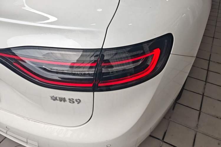 Used Hima Stelato S9 2024 All-Electric Max Rear-Drive Long-Range Version Right Rear Taillight