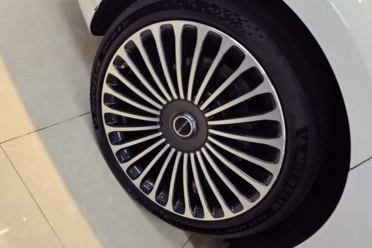 Used Hima Stelato S9 2024 All-Electric Ultra Four-Wheel-Drive Flagship Edition Right Rear Wheel Hub
