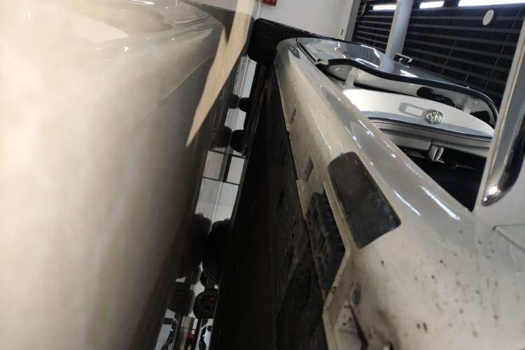 Used Hima Stelato S9 2024 All-Electric Ultra Four-Wheel-Drive Flagship Edition Right Side Sill
