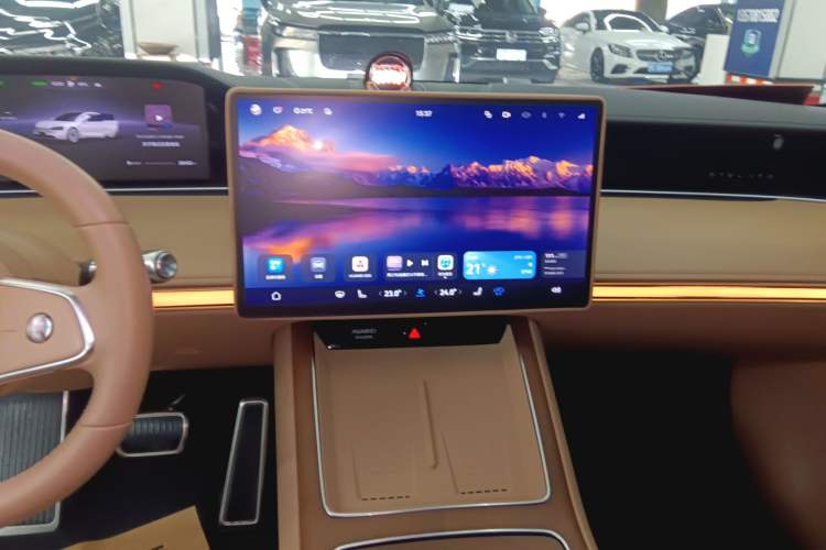 Used Hima Stelato S9 2024 All-Electric Ultra Four-Wheel-Drive Flagship Edition Audio And AC Panel