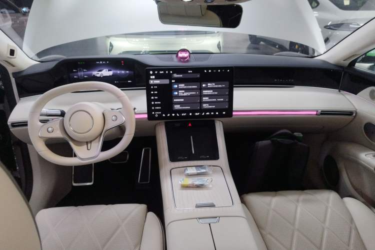 Used Hima Stelato S9 2024 All-Electric Ultra Four-Wheel-Drive Flagship Edition Center Console