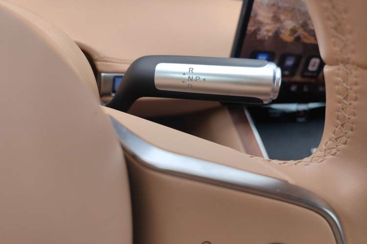 Used Hima Stelato S9 2024 All-Electric Ultra Four-Wheel-Drive Flagship Edition Gear Lever