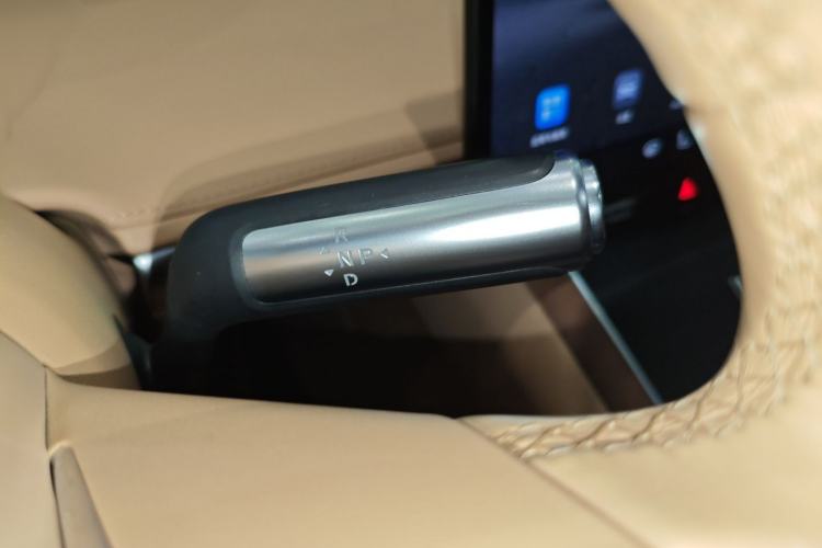 Used Hima Stelato S9 2024 All-Electric Ultra Four-Wheel-Drive Flagship Edition Gear Lever