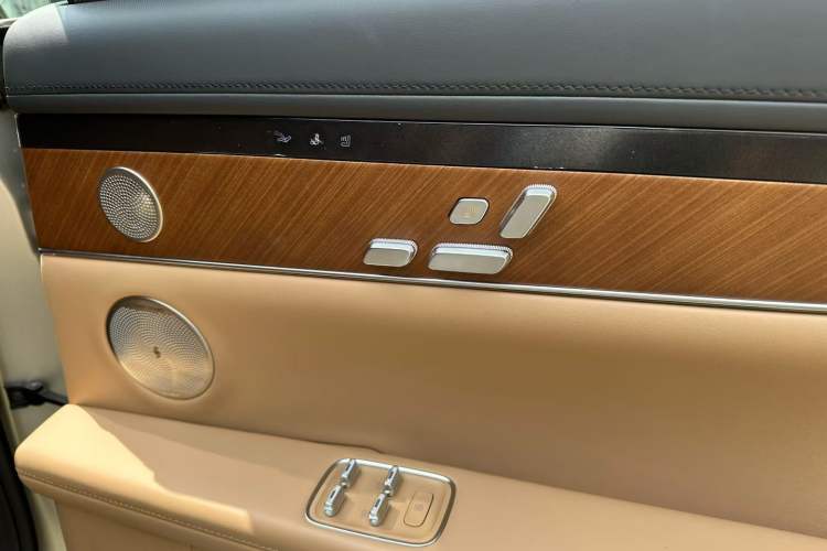 Used Hima Stelato S9 2024 All-Electric Ultra Four-Wheel-Drive Flagship Edition Interior 5