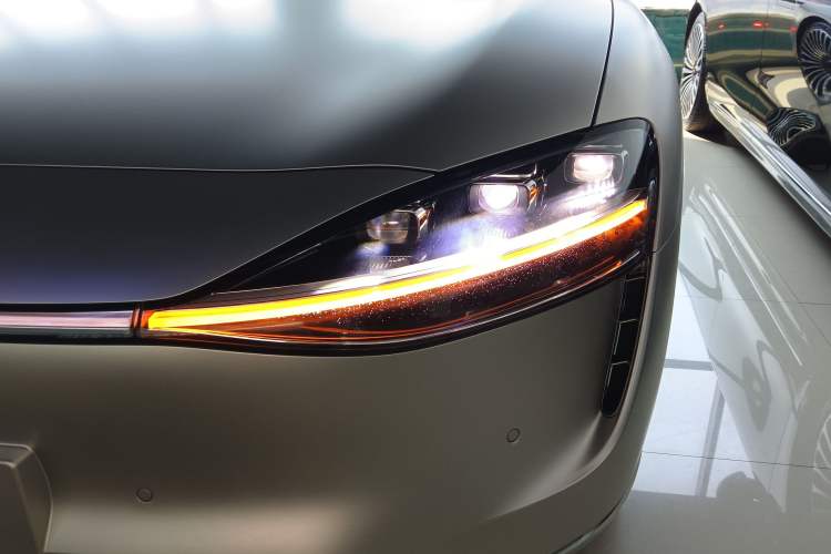Used Hima Stelato S9 2024 All-Electric Ultra Four-Wheel-Drive Flagship Edition Left Front Headlight