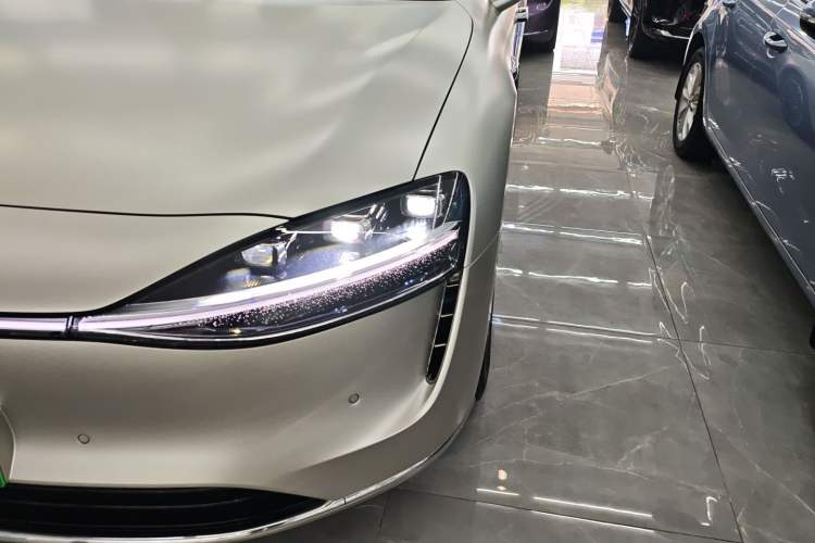 Used Hima Stelato S9 2024 All-Electric Ultra Four-Wheel-Drive Flagship Edition Left Front Headlight