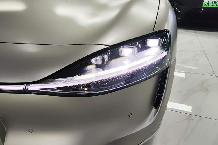 Used Hima Stelato S9 2024 All-Electric Ultra Four-Wheel-Drive Flagship Edition Left Front Headlight