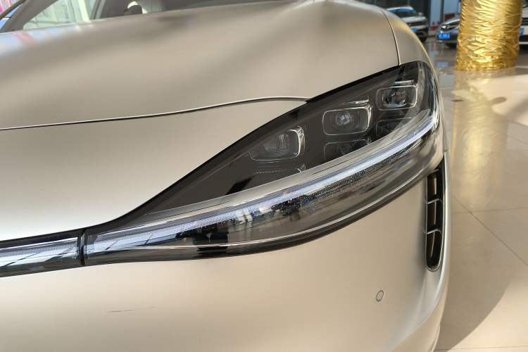 Used Hima Stelato S9 2024 All-Electric Ultra Four-Wheel-Drive Flagship Edition Left Front Headlight