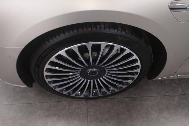 Used Hima Stelato S9 2024 All-Electric Ultra Four-Wheel-Drive Flagship Edition Left Front Wheel Hub