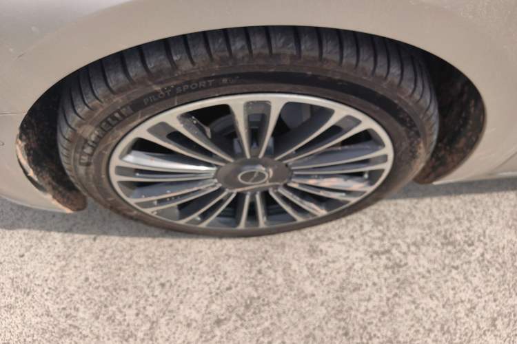 Used Hima Stelato S9 2024 All-Electric Ultra Four-Wheel-Drive Flagship Edition Left Front Wheel Hub