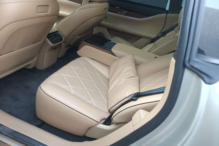 Used Hima Stelato S9 2024 All-Electric Ultra Four-Wheel-Drive Flagship Edition Left Rear Seat