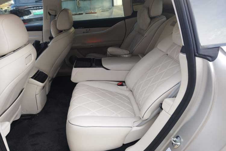 Used Hima Stelato S9 2024 All-Electric Ultra Four-Wheel-Drive Flagship Edition Left Rear Seat