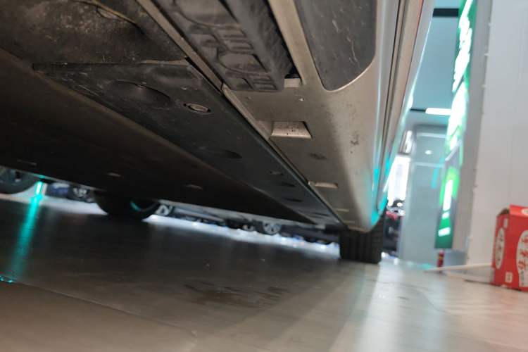 Used Hima Stelato S9 2024 All-Electric Ultra Four-Wheel-Drive Flagship Edition Left Side Sill