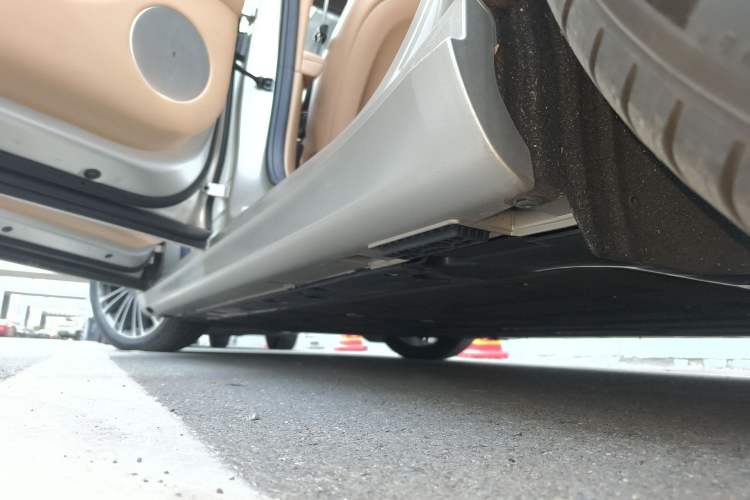 Used Hima Stelato S9 2024 All-Electric Ultra Four-Wheel-Drive Flagship Edition Left Side Sill