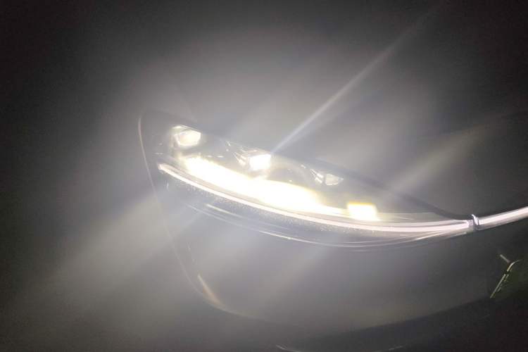 Used Hima Stelato S9 2024 All-Electric Ultra Four-Wheel-Drive Flagship Edition Right Front Headlight