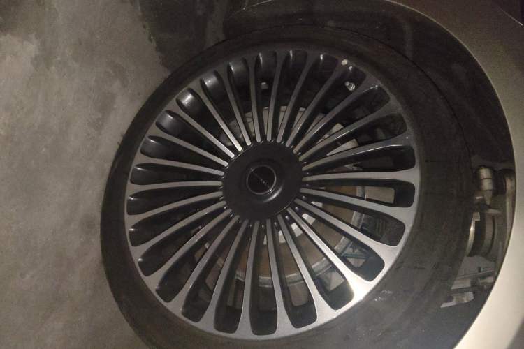 Used Hima Stelato S9 2024 All-Electric Ultra Four-Wheel-Drive Flagship Edition Right Front Wheel Hub