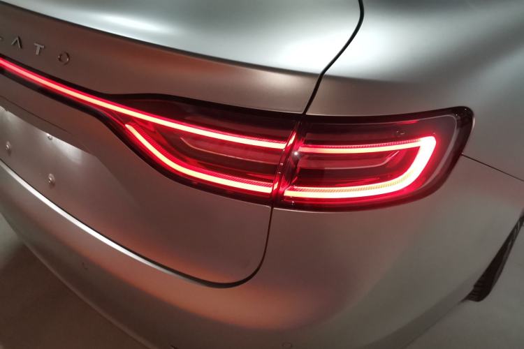 Used Hima Stelato S9 2024 All-Electric Ultra Four-Wheel-Drive Flagship Edition Right Rear Taillight