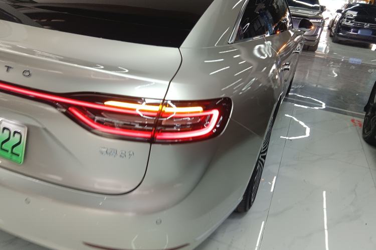 Used Hima Stelato S9 2024 All-Electric Ultra Four-Wheel-Drive Flagship Edition Right Rear Taillight