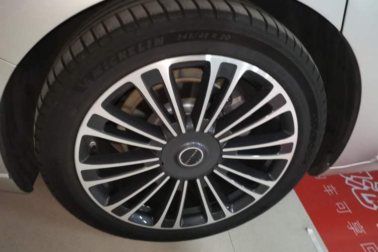 Used Hima Stelato S9 2024 All-Electric Ultra Four-Wheel-Drive Flagship Edition Right Rear Wheel Hub