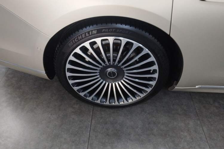 Used Hima Stelato S9 2024 All-Electric Ultra Four-Wheel-Drive Flagship Edition Right Rear Wheel Hub