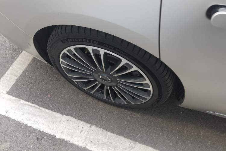 Used Hima Stelato S9 2024 All-Electric Ultra Four-Wheel-Drive Flagship Edition Right Rear Wheel Hub