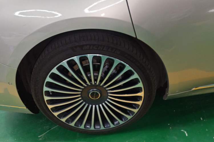 Used Hima Stelato S9 2024 All-Electric Ultra Four-Wheel-Drive Flagship Edition Right Rear Wheel Hub
