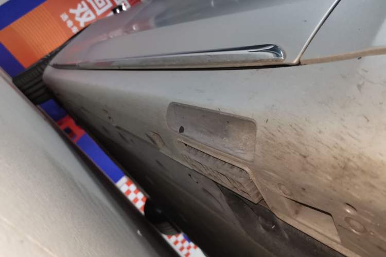 Used Hima Stelato S9 2024 All-Electric Ultra Four-Wheel-Drive Flagship Edition Right Side Sill