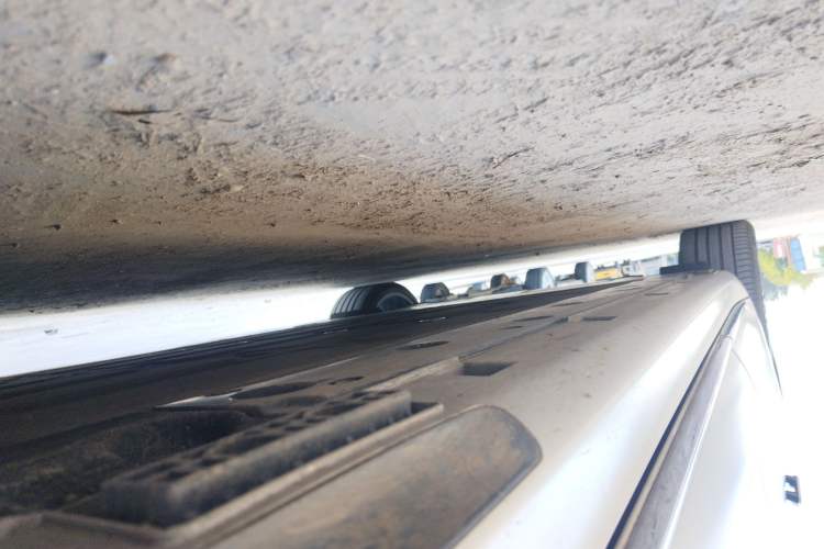 Used Hima Stelato S9 2024 All-Electric Ultra Four-Wheel-Drive Flagship Edition Right Side Sill