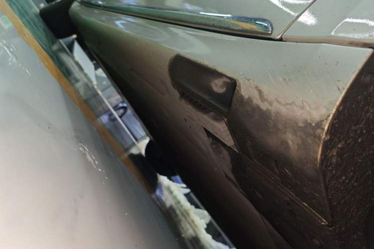 Used Hima Stelato S9 2024 All-Electric Ultra Four-Wheel-Drive Flagship Edition Right Side Sill