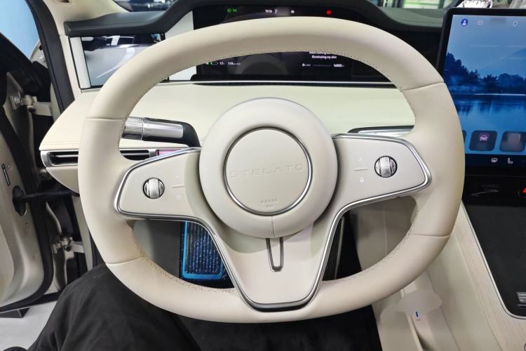 Used Hima Stelato S9 2024 All-Electric Ultra Four-Wheel-Drive Flagship Edition Steering Wheel