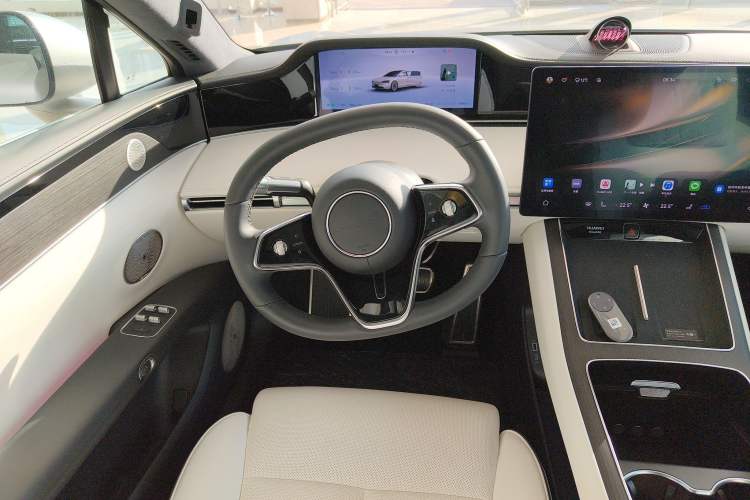 Used Hima Stelato S9 2024 All-Electric Ultra Four-Wheel-Drive Flagship Edition Steering Wheel