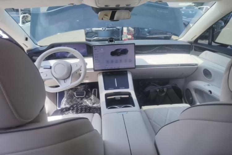 Used Hima Stelato S9 2025 Extended-Range Max Center Console