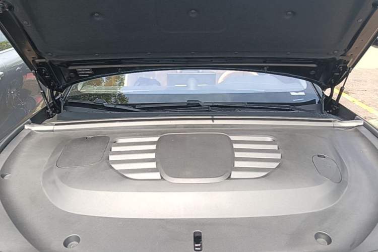 Used Hima Stelato S9 2025 Extended-Range Ultra Engine Bay