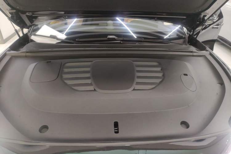 Used Hima Stelato S9 2025 Extended-Range Ultra Engine Bay