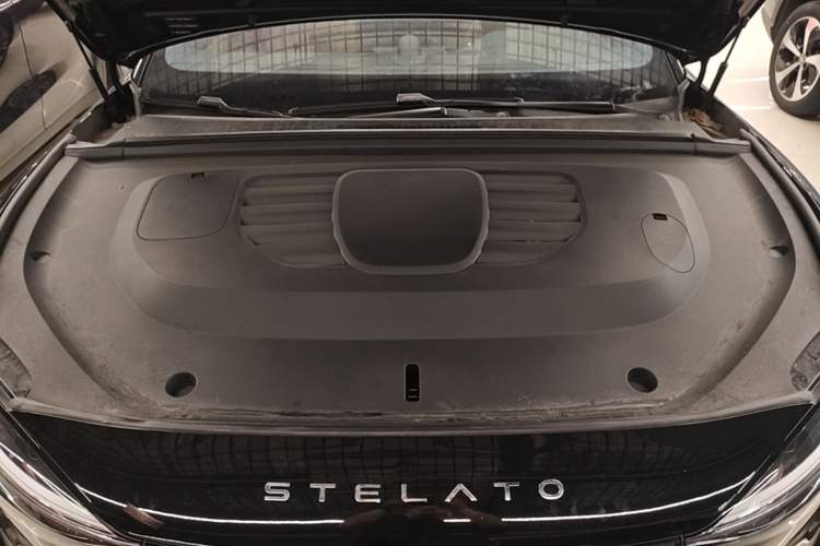 Used Hima Stelato S9 2025 Extended-Range Max Engine Bay