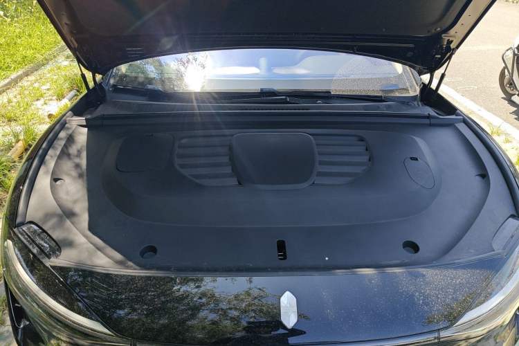 Used Hima Stelato S9 2025 Extended-Range Max Engine Bay