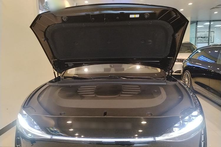 Used Hima Stelato S9 2025 Extended-Range Ultra Engine Bay