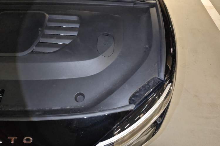 Used Hima Stelato S9 2025 Extended-Range Max Engine Bay Left