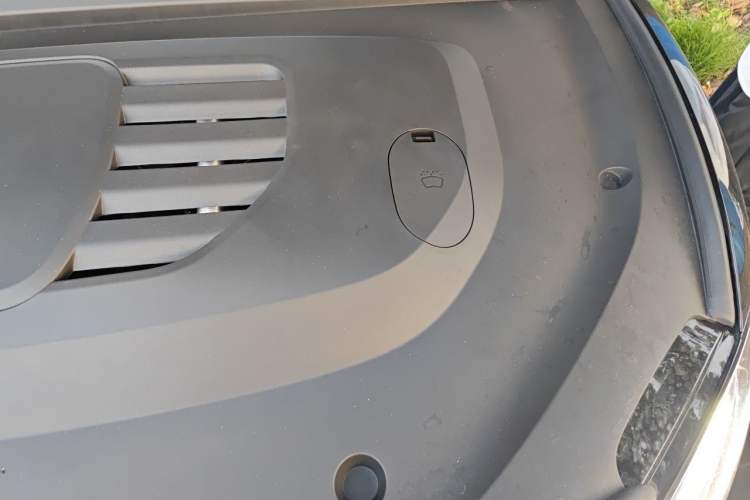Used Hima Stelato S9 2025 Extended-Range Ultra Engine Bay Left